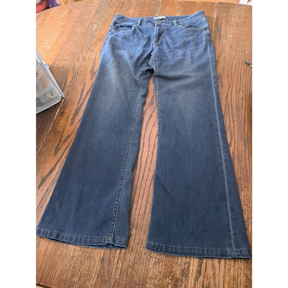 Cabi Women’s Size 8 Blue Denim Bootcut Flare Jeans w/ Pockets Belt Loops – Read
